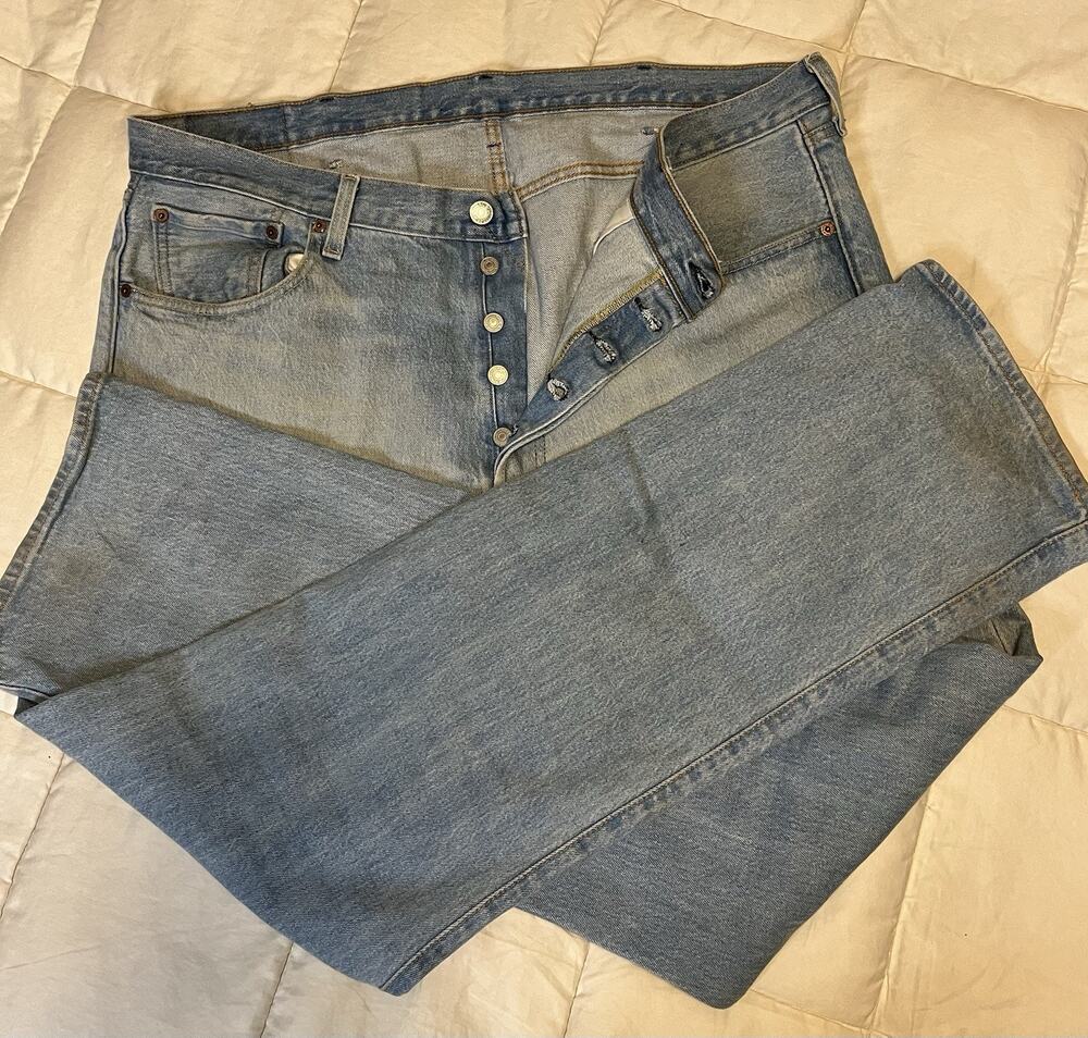 Levis 501 Jeans Mens 38x32 Blue Button Fly Denim Pants Faded Original Straight